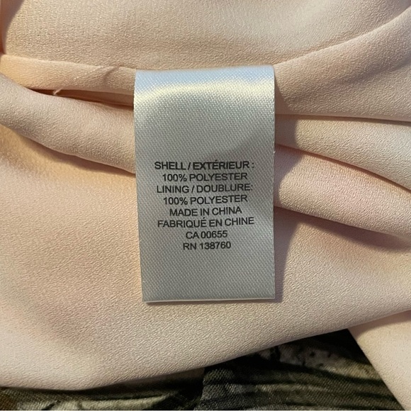 RW&CO Double V Abstract Print Top Size Extra Small - Picture 8 of 9